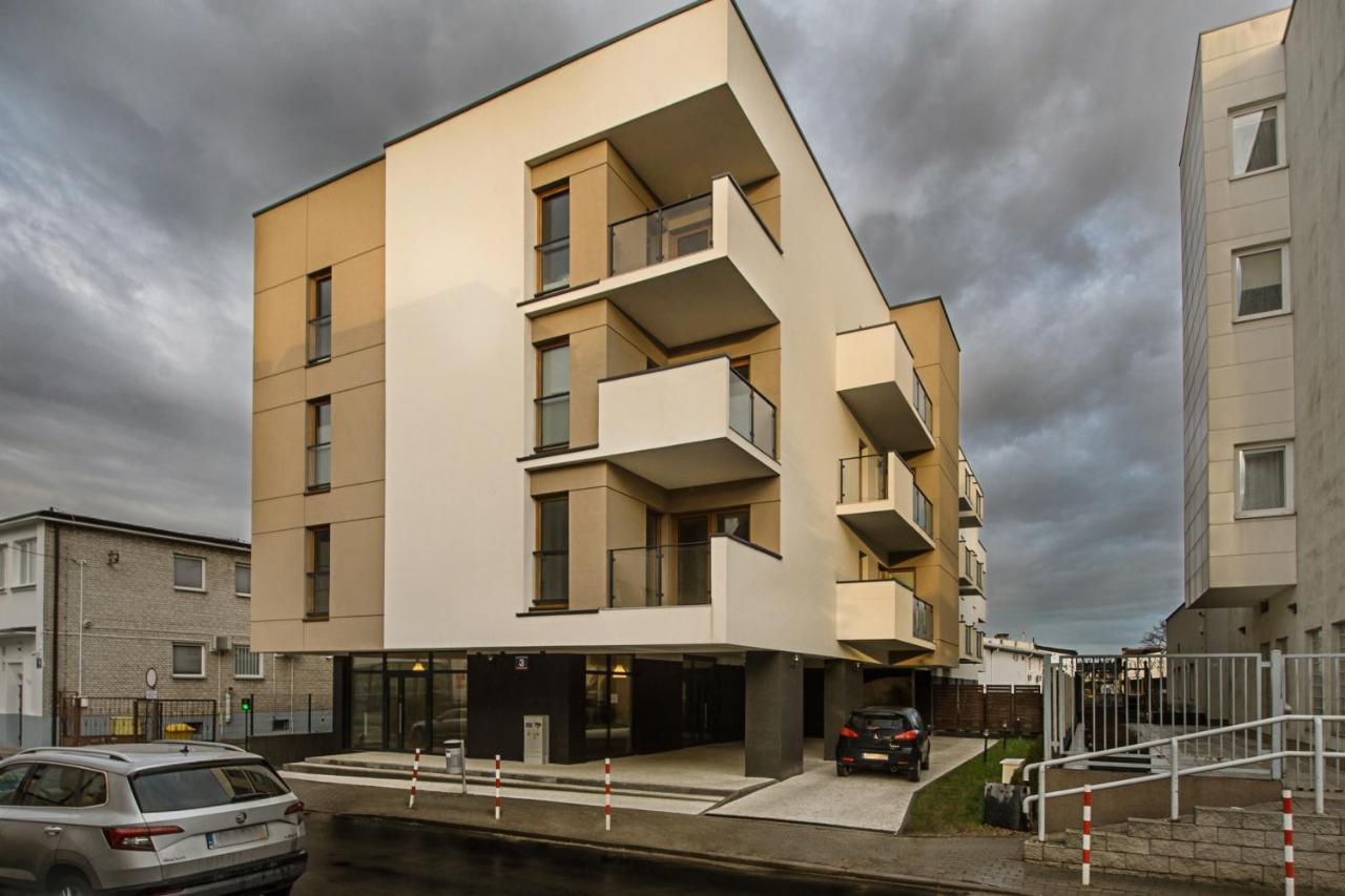 Apartamenty Centrum M - Komfortowe Noclegi Пясечно Экстерьер фото